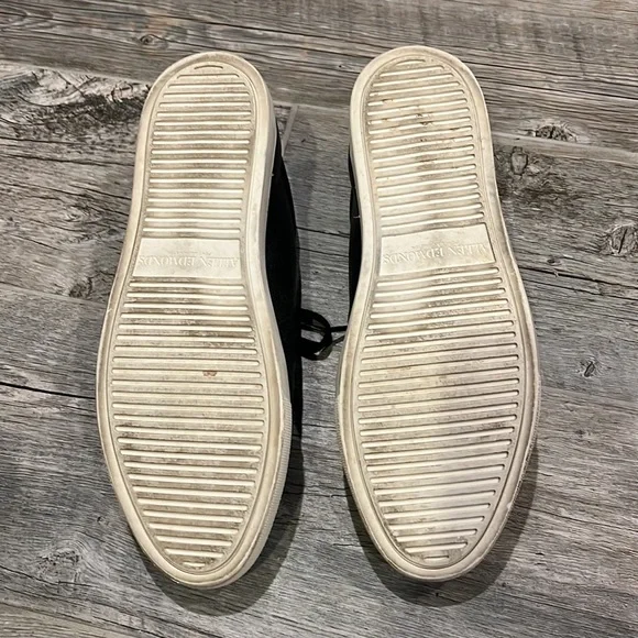 Allen Edmonds Oliver Courtside Men’s Black Leather Lace-Up Sneakers - Picture 9 of 11